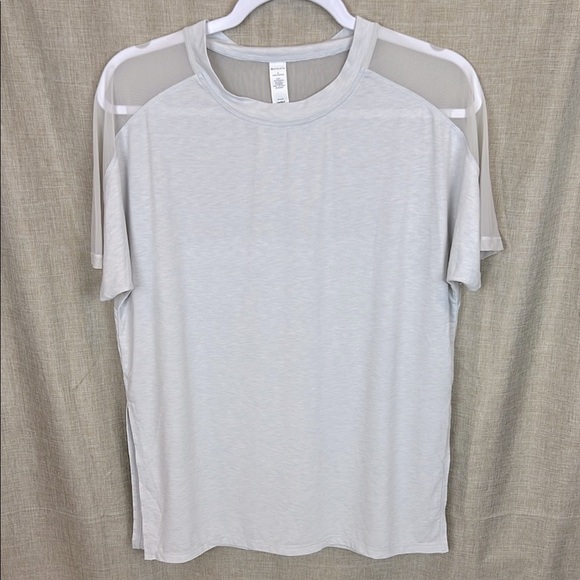 Athleta Women’s Small Essence Mesh Hybrid Tee - Picture 1 of 4